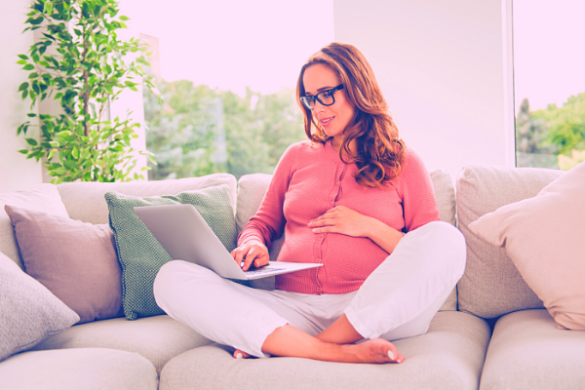 pregnant mum searching online