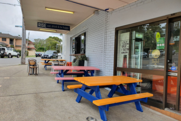 Rise on the Bay Cafe in Oyster Bay