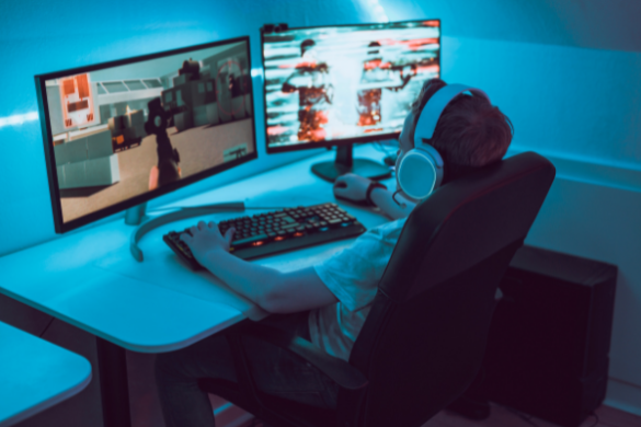 child playing online games