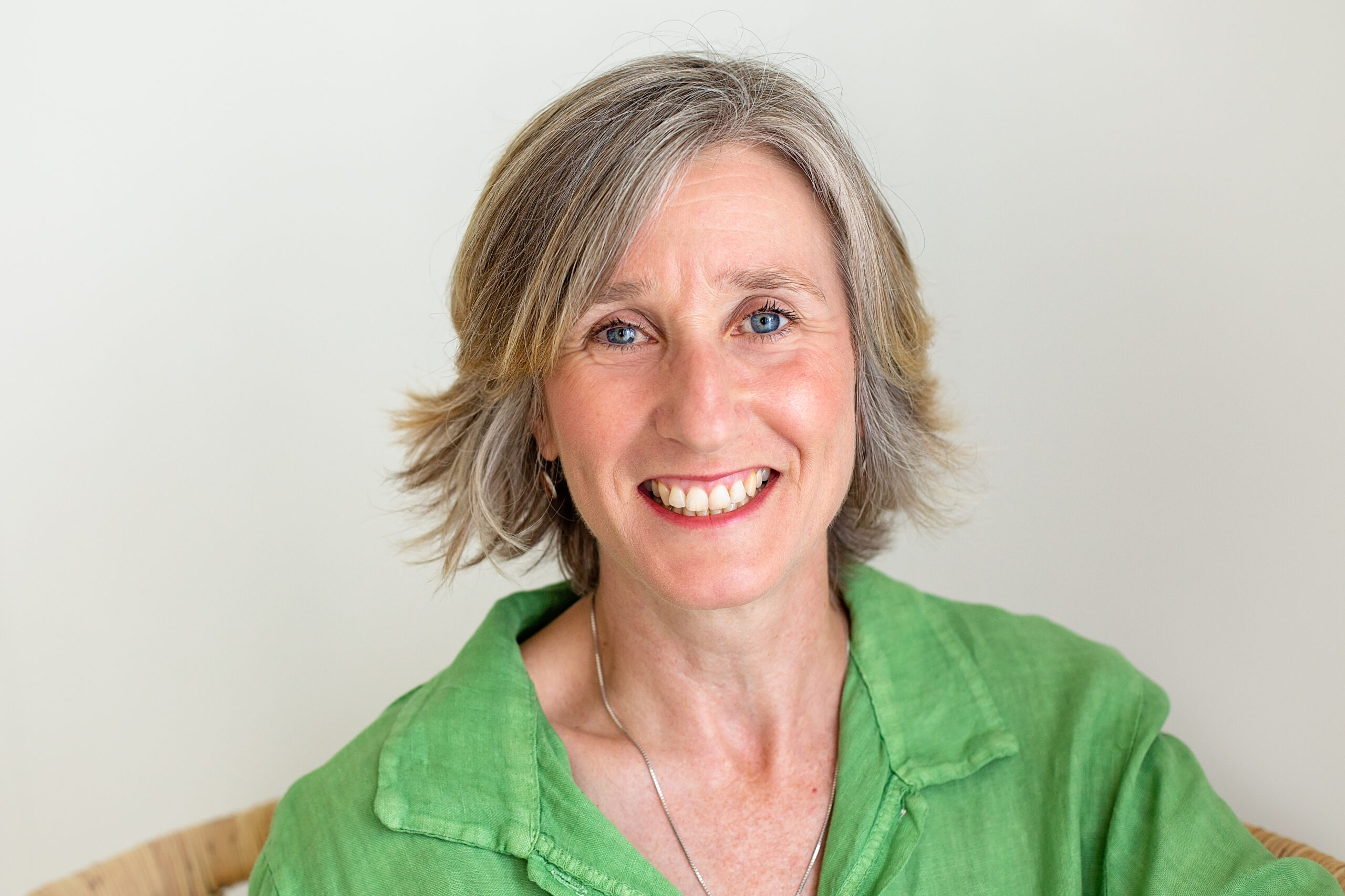 Sandra Fraser Intuitive Reiki Healer – Master Level.